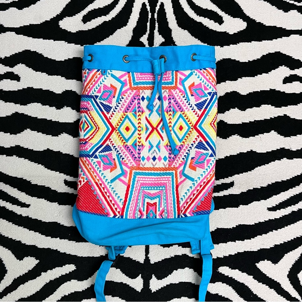 Catori Boho Southwestern Print Oversized Blanket Bucket Bag Backpack - Picture 5 of 14